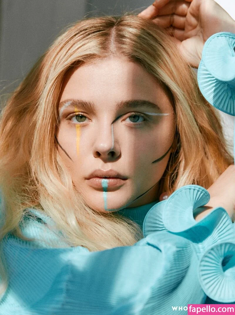 Chloë Grace Moretz / chloegmoretz / https: Onlyfans Photo Gallery 