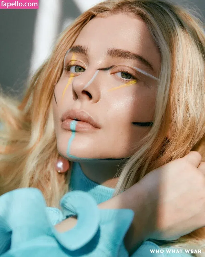 Chloë Grace Moretz / chloegmoretz / https: Onlyfans Photo Gallery 