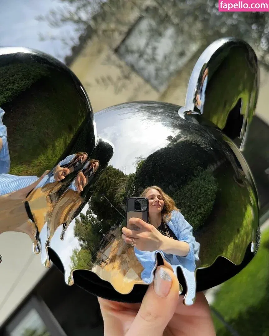 Chloë Grace Moretz / chloegmoretz / https: Onlyfans Photo Gallery 