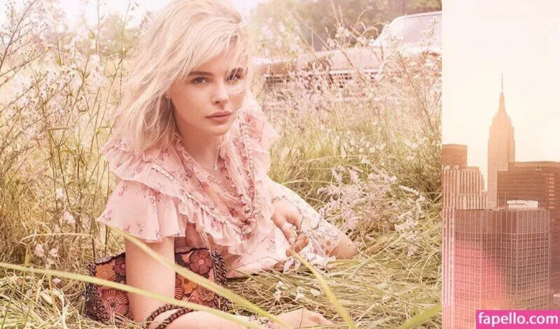 Chloë Grace Moretz / chloegmoretz / https: Onlyfans Photo Gallery 