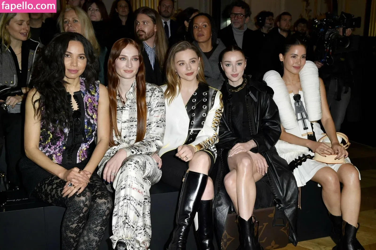 Chloë Grace Moretz / chloegmoretz / https: Onlyfans Photo Gallery 