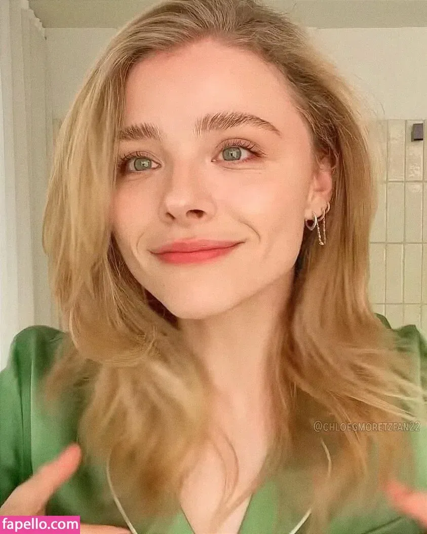 Chloë Grace Moretz / chloegmoretz / https: Onlyfans Photo Gallery 