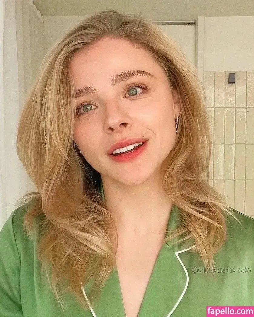 Chloë Grace Moretz / chloegmoretz / https: Onlyfans Photo Gallery 