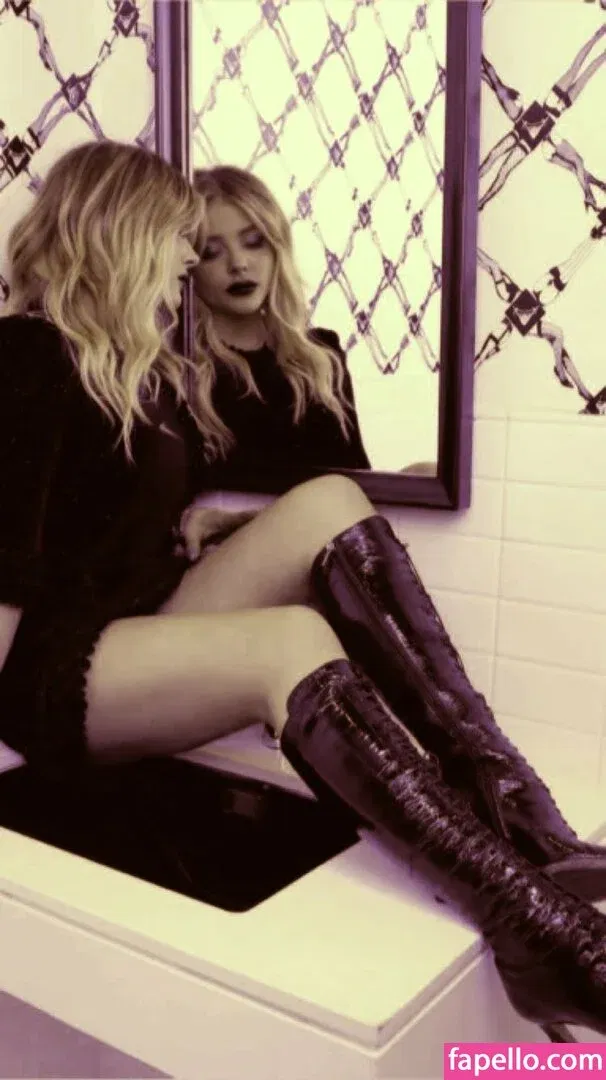 Chloë Grace Moretz / chloegmoretz / https: Onlyfans Photo Gallery 
