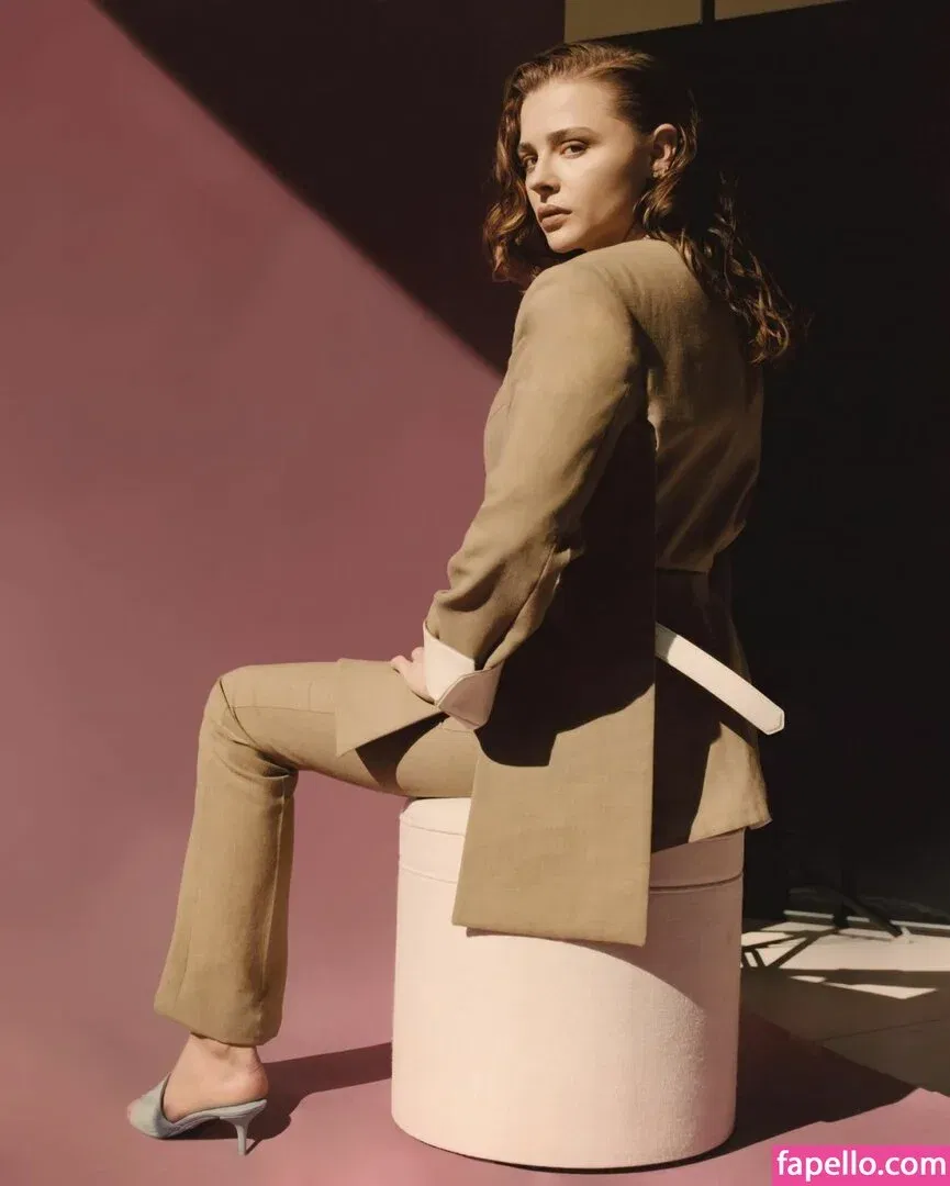 Chloë Grace Moretz / chloegmoretz / https: Onlyfans Photo Gallery 