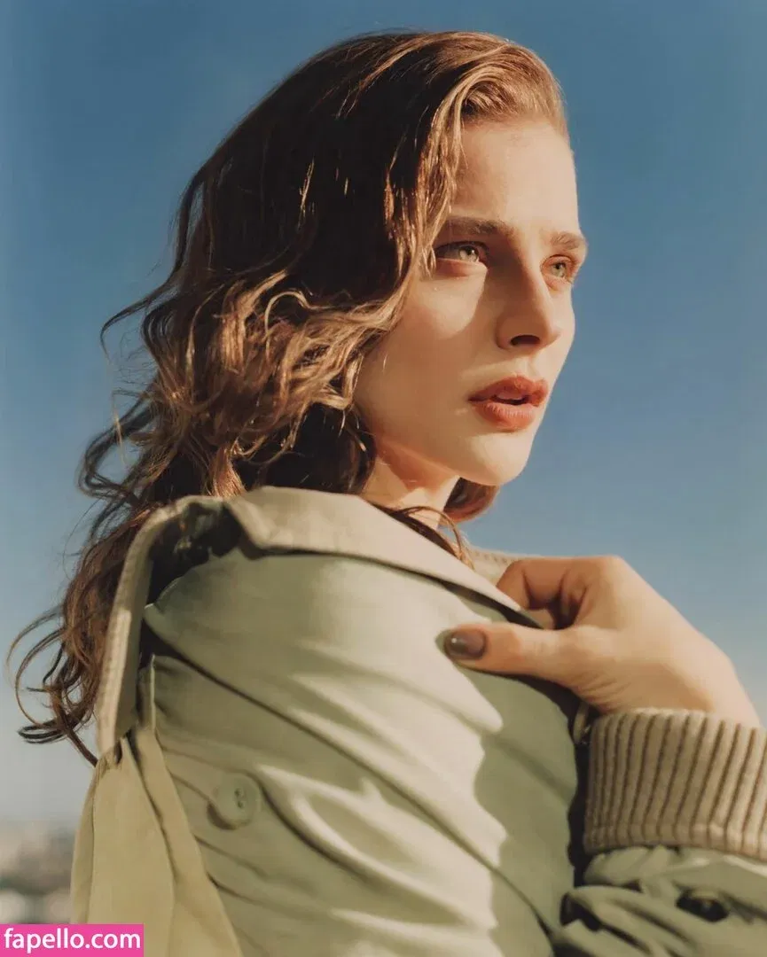 Chloë Grace Moretz / chloegmoretz / https: Onlyfans Photo Gallery 