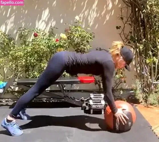 Chloë Grace Moretz / chloegmoretz / https: Onlyfans Photo Gallery 