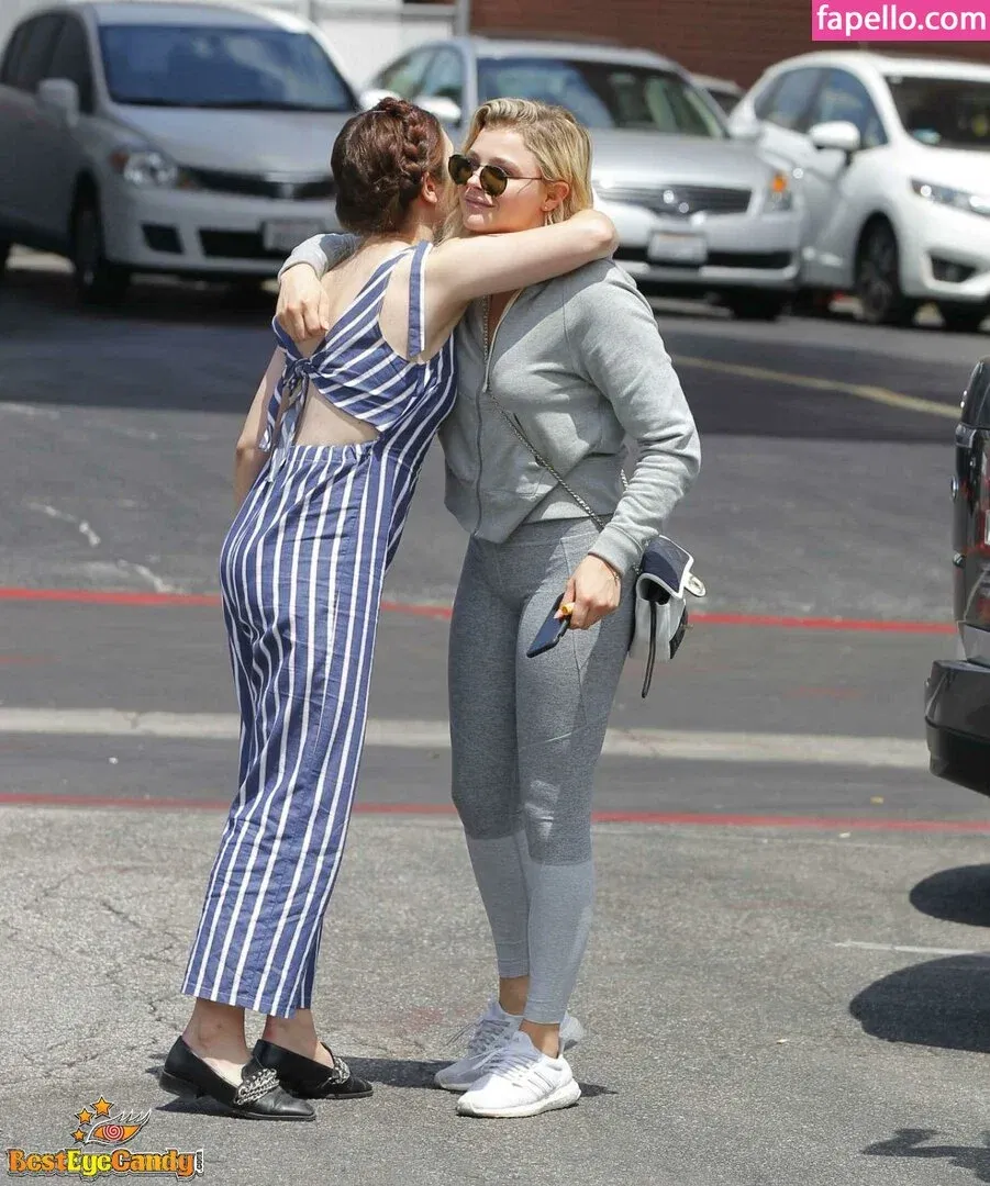 Chloë Grace Moretz / chloegmoretz / https: Onlyfans Photo Gallery 