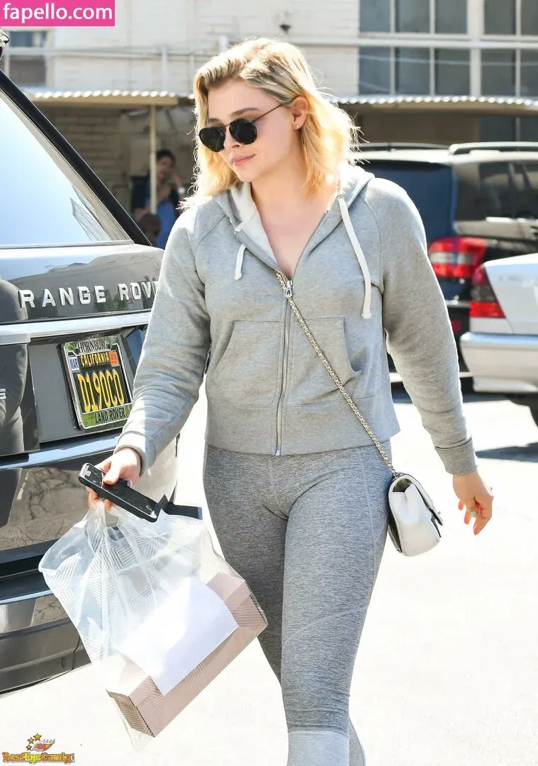 Chloë Grace Moretz / chloegmoretz / https: Onlyfans Photo Gallery 