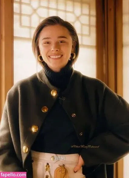 Chloë Grace Moretz / chloegmoretz / https: Onlyfans Photo Gallery 