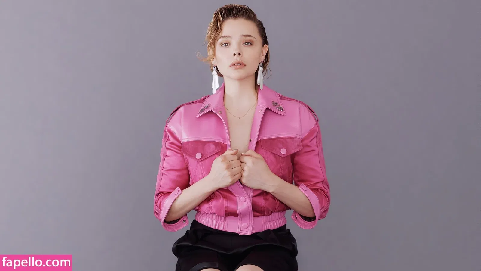 Chloë Grace Moretz / chloegmoretz / https: Onlyfans Photo Gallery 