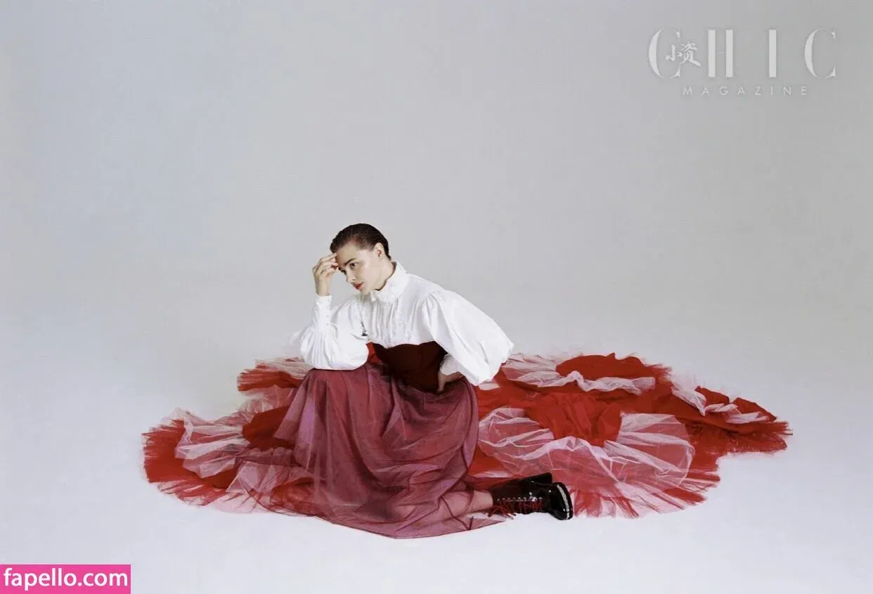 Chloë Grace Moretz / chloegmoretz / https: Onlyfans Photo Gallery 