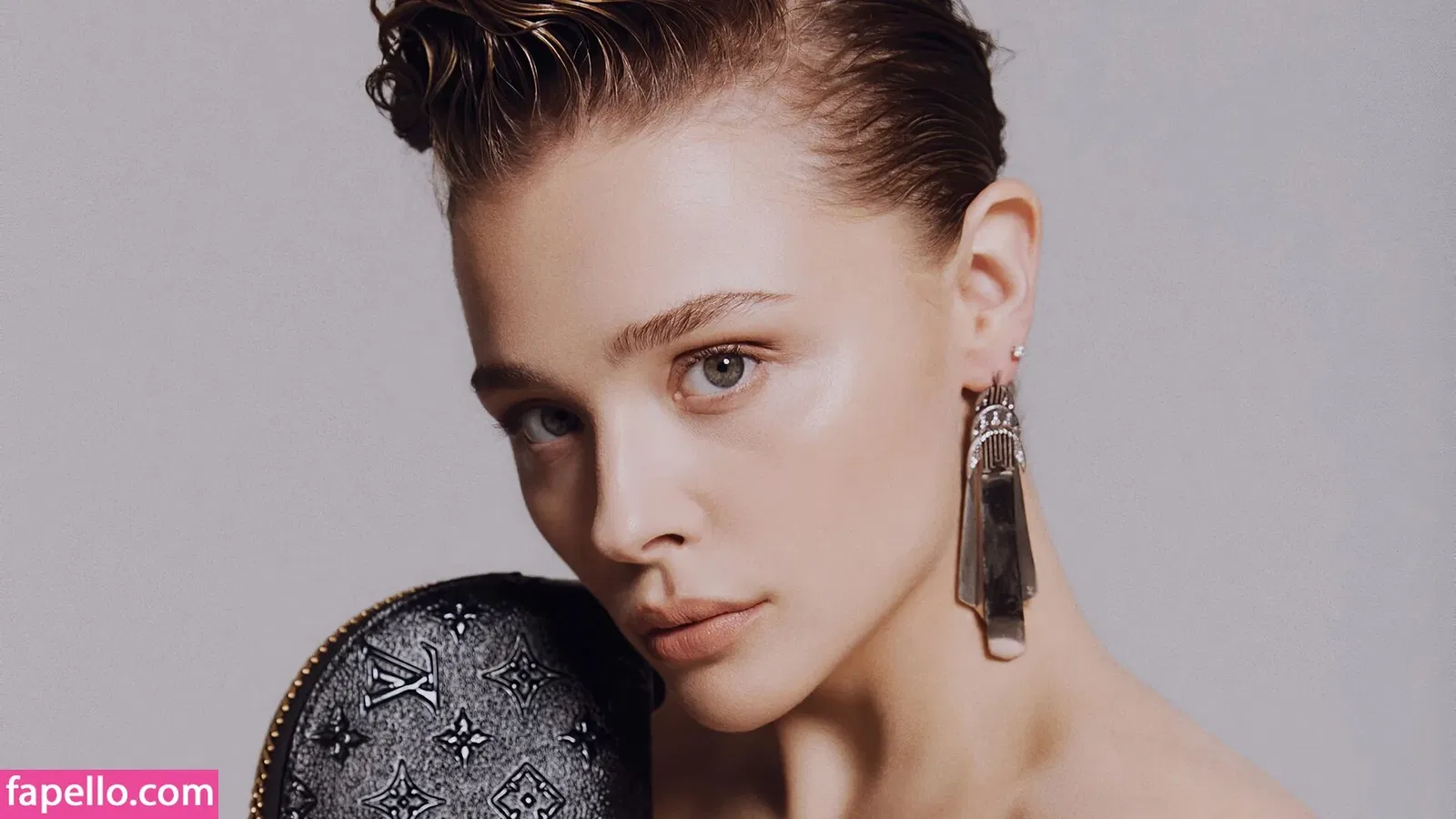 Chloë Grace Moretz / chloegmoretz / https: Onlyfans Photo Gallery 