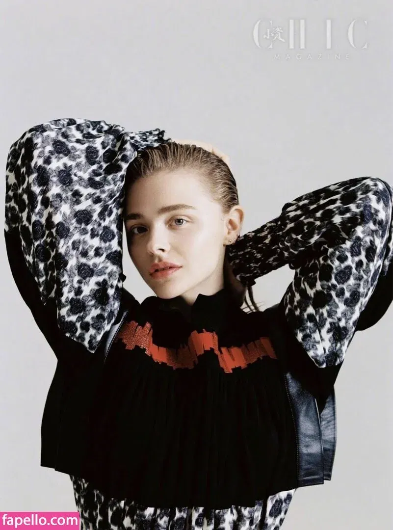 Chloë Grace Moretz / chloegmoretz / https: Onlyfans Photo Gallery 