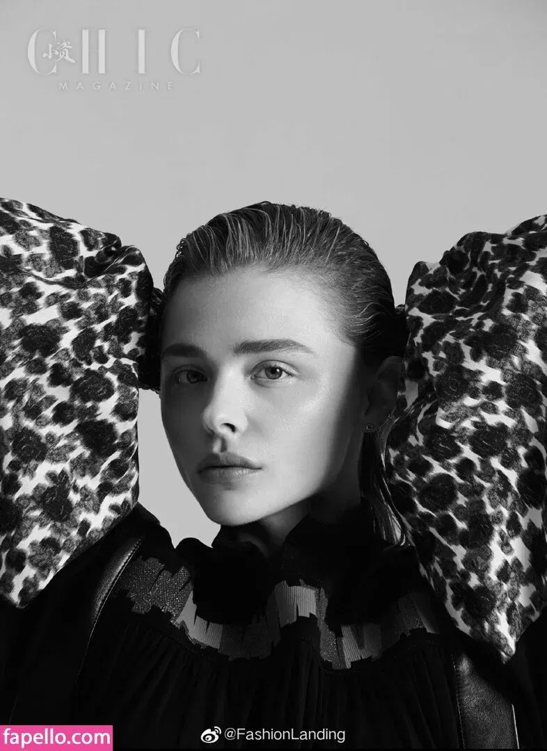 Chloë Grace Moretz / chloegmoretz / https: Onlyfans Photo Gallery 