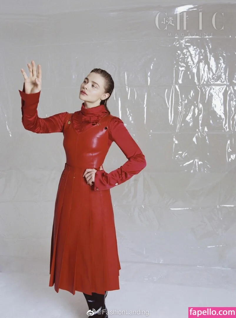 Chloë Grace Moretz / chloegmoretz / https: Onlyfans Photo Gallery 