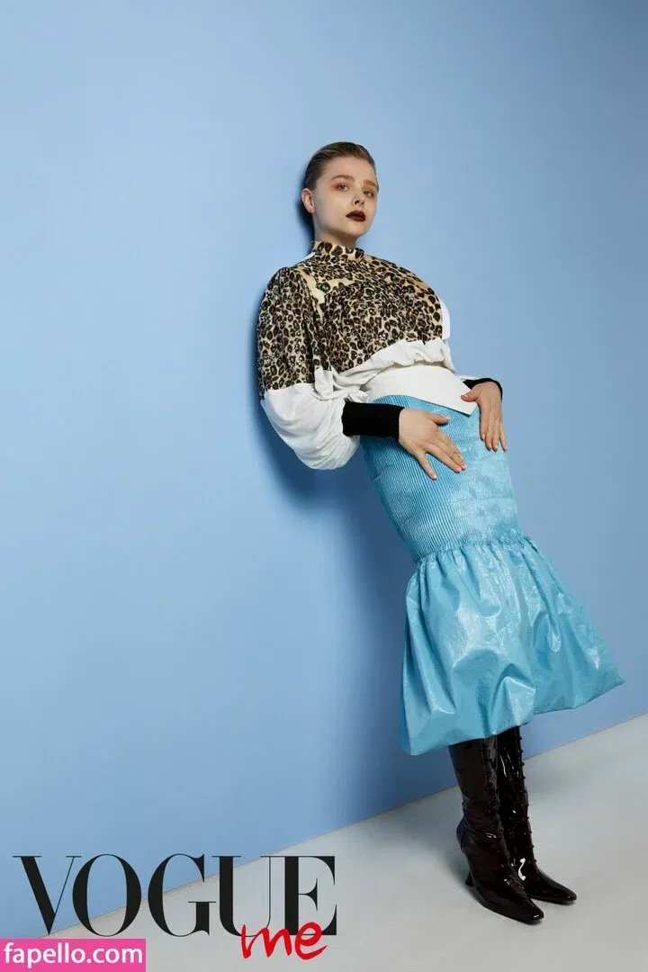 Chloë Grace Moretz / chloegmoretz / https: Onlyfans Photo Gallery 