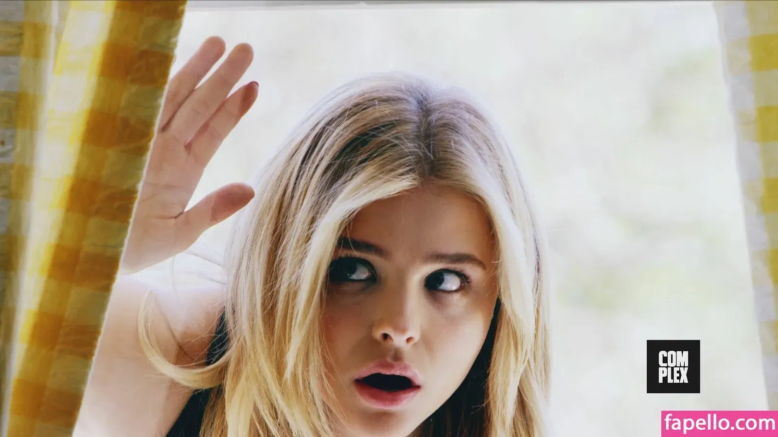 Chloë Grace Moretz / chloegmoretz / https: Onlyfans Photo Gallery 