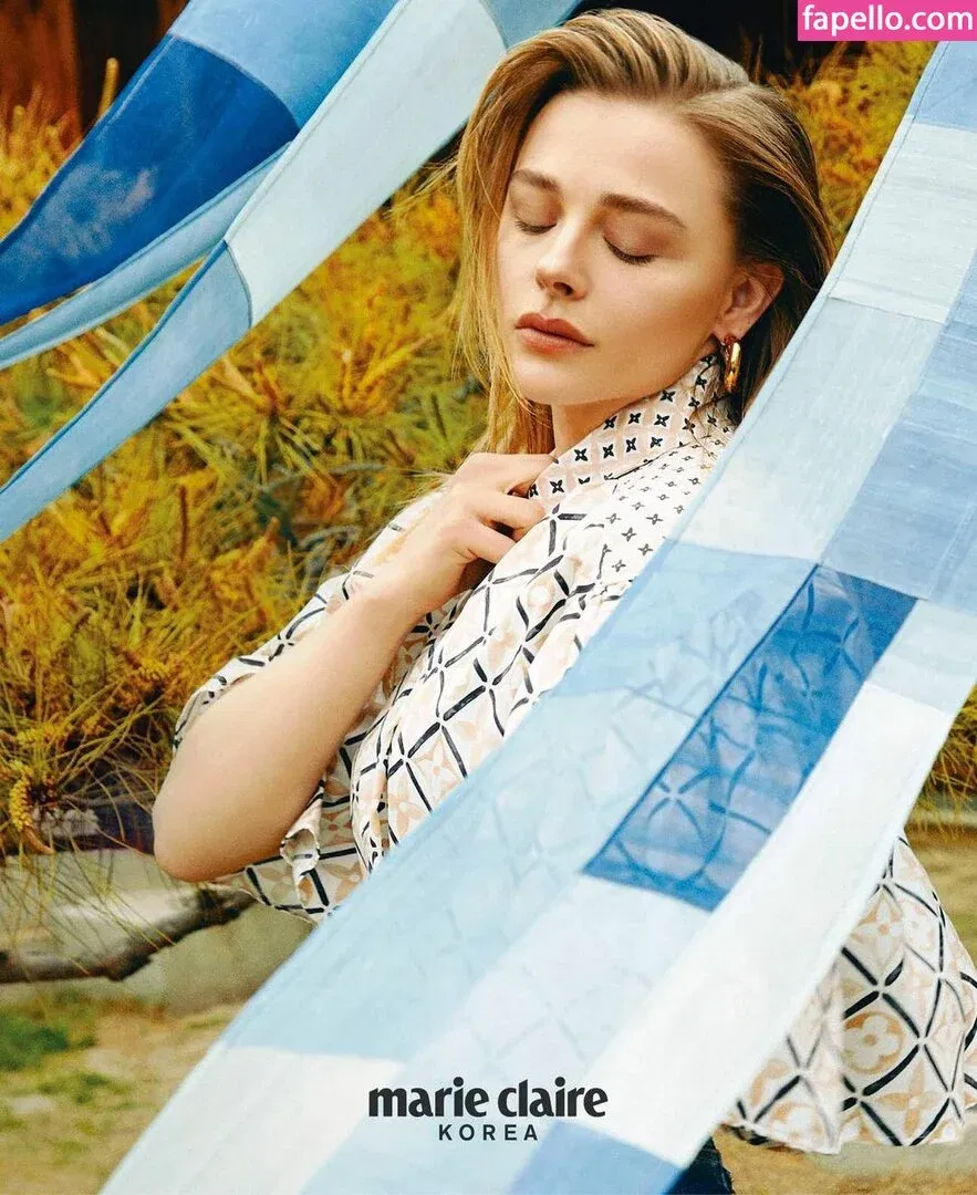 Chloë Grace Moretz / chloegmoretz / https: Onlyfans Photo Gallery 