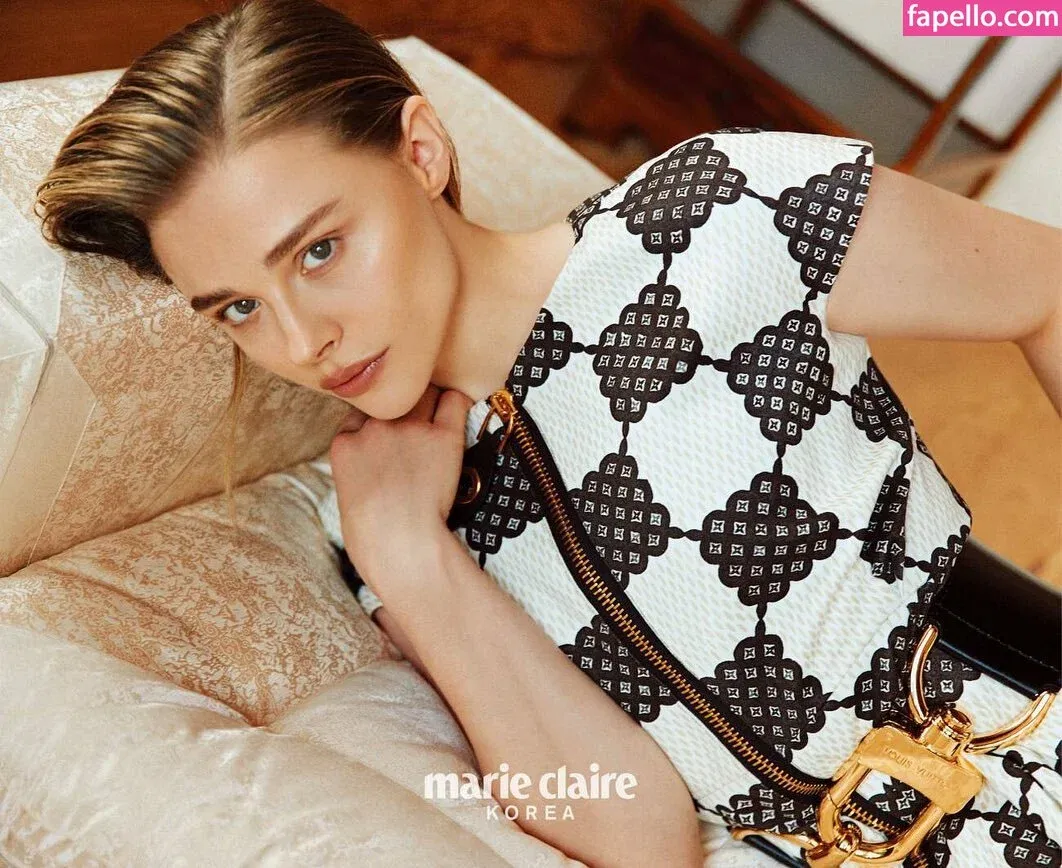 Chloë Grace Moretz / chloegmoretz / https: Onlyfans Photo Gallery 