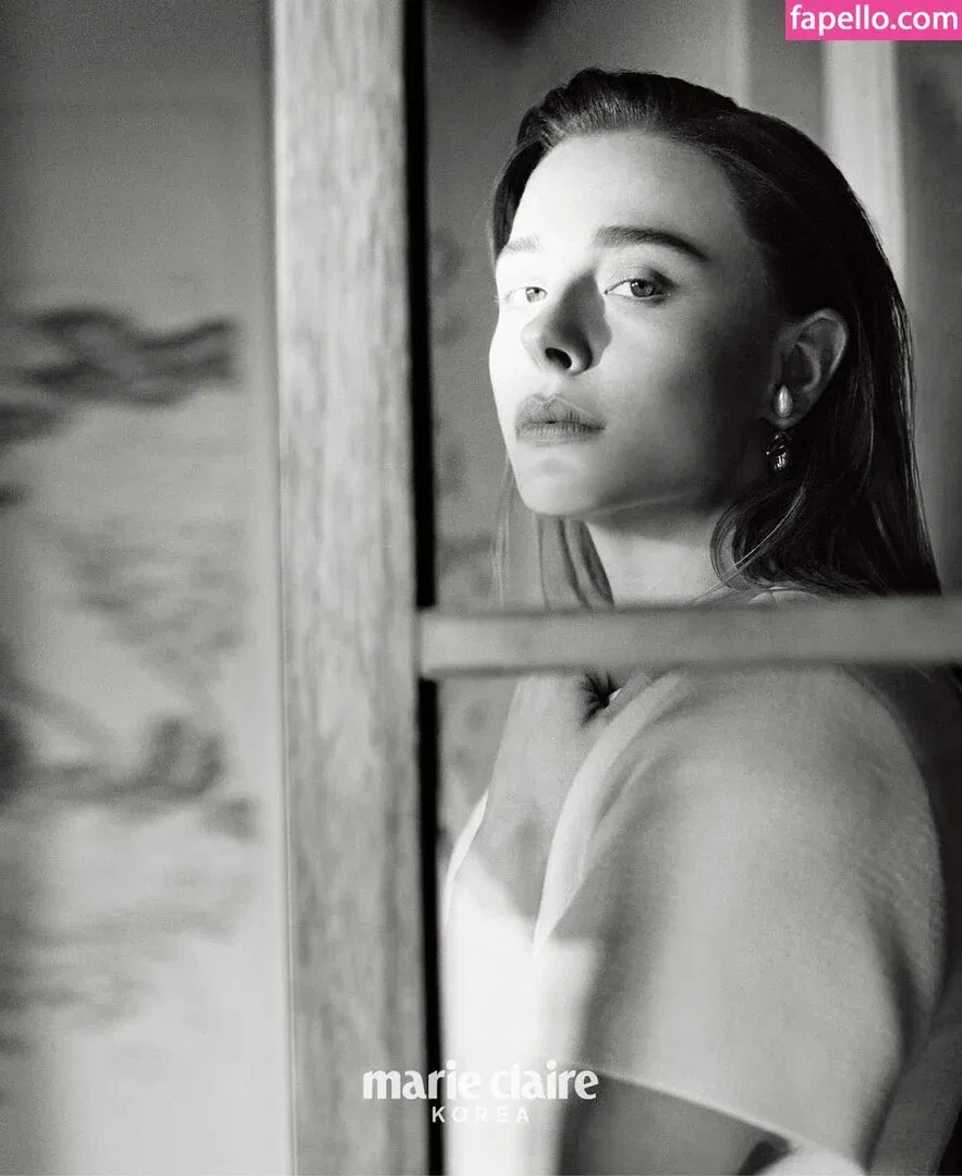 Chloë Grace Moretz / chloegmoretz / https: Onlyfans Photo Gallery 