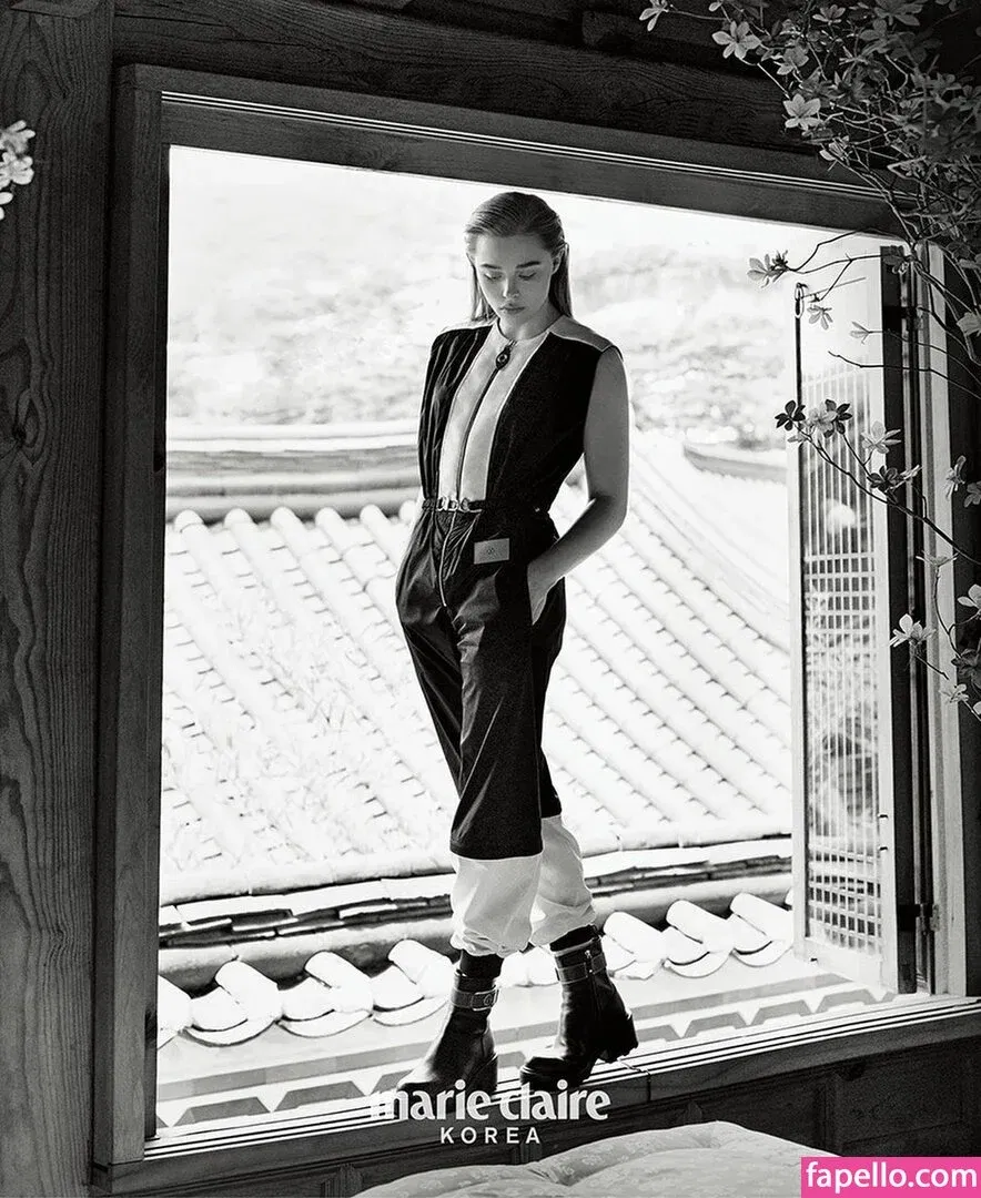 Chloë Grace Moretz / chloegmoretz / https: Onlyfans Photo Gallery 