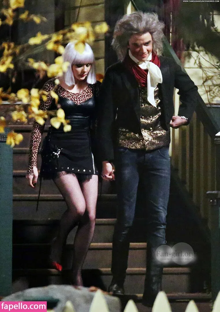 Chloë Grace Moretz / chloegmoretz / https: Onlyfans Photo Gallery 