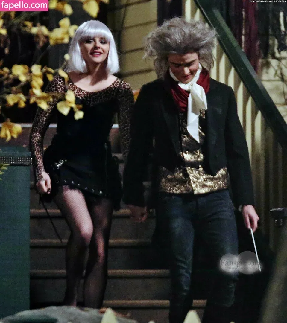 Chloë Grace Moretz / chloegmoretz / https: Onlyfans Photo Gallery 