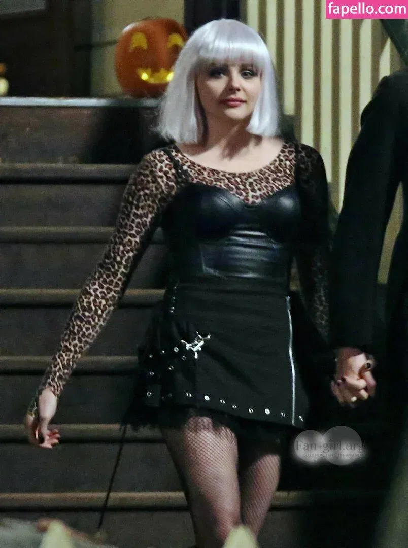 Chloë Grace Moretz / chloegmoretz / https: Onlyfans Photo Gallery 