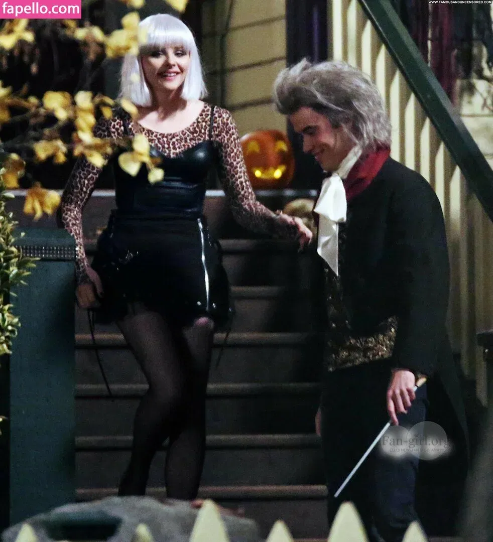 Chloë Grace Moretz / chloegmoretz / https: Onlyfans Photo Gallery 