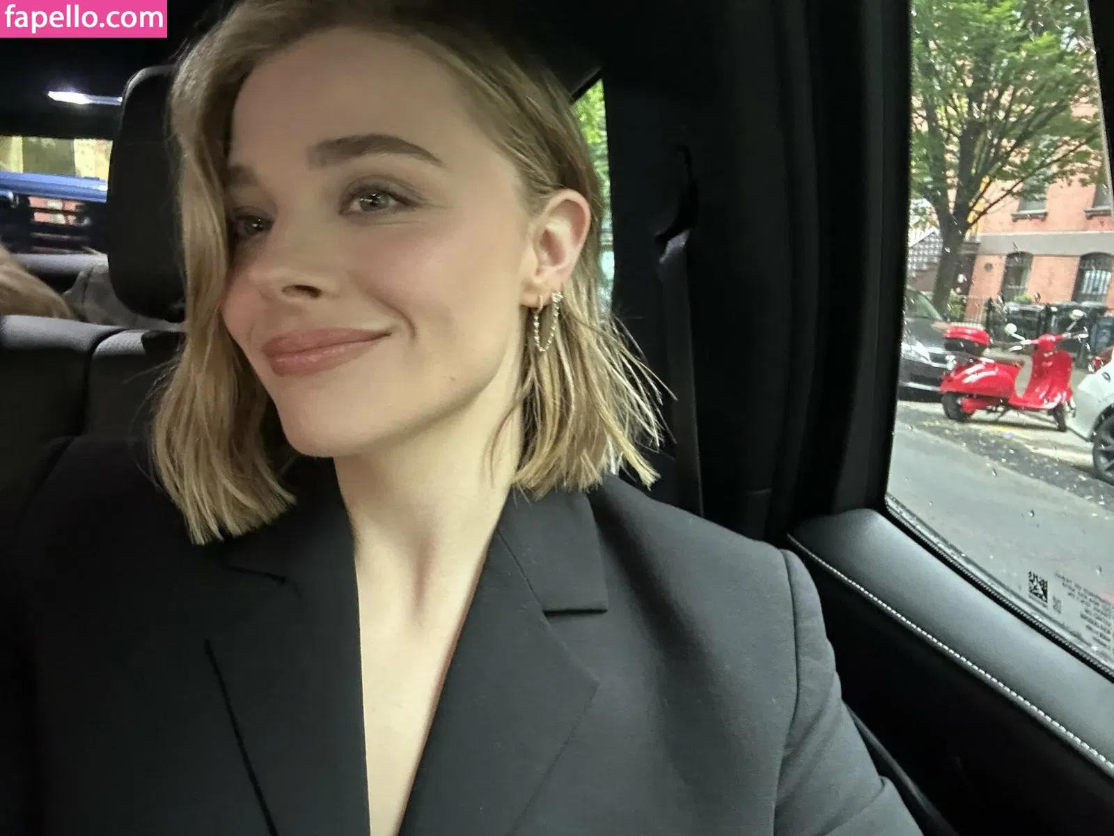 Chloë Grace Moretz / chloegmoretz / https: Onlyfans Photo Gallery 