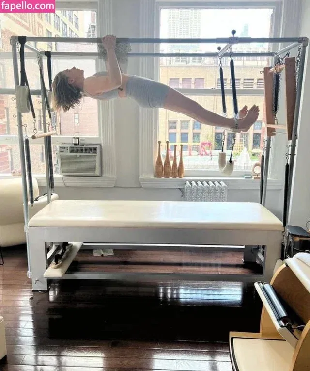 Chloë Grace Moretz / chloegmoretz / https: Onlyfans Photo Gallery 