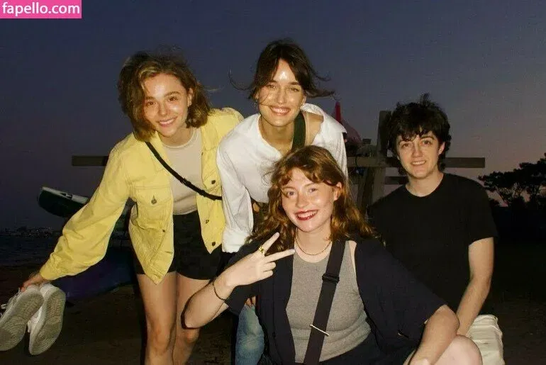 Chloë Grace Moretz / chloegmoretz / https: Onlyfans Photo Gallery 