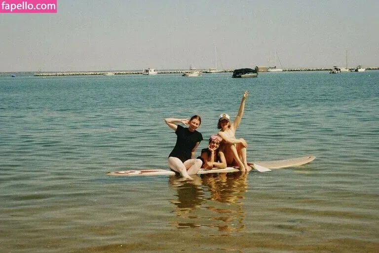 Chloë Grace Moretz / chloegmoretz / https: Onlyfans Photo Gallery 