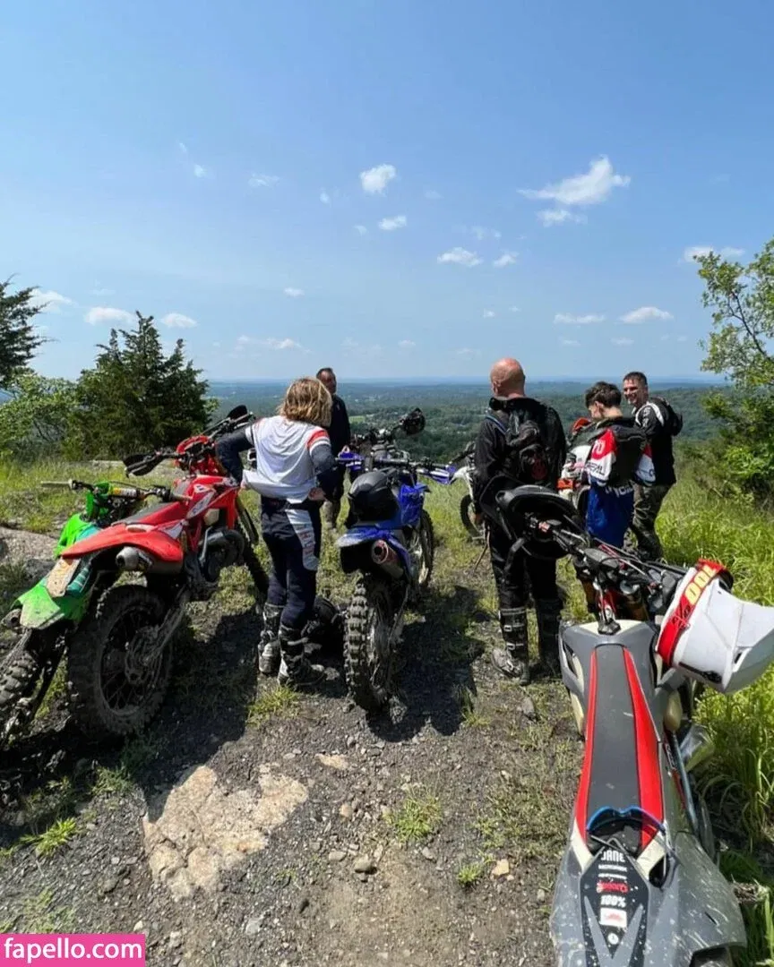 Chloë Grace Moretz / chloegmoretz / https: Onlyfans Photo Gallery 