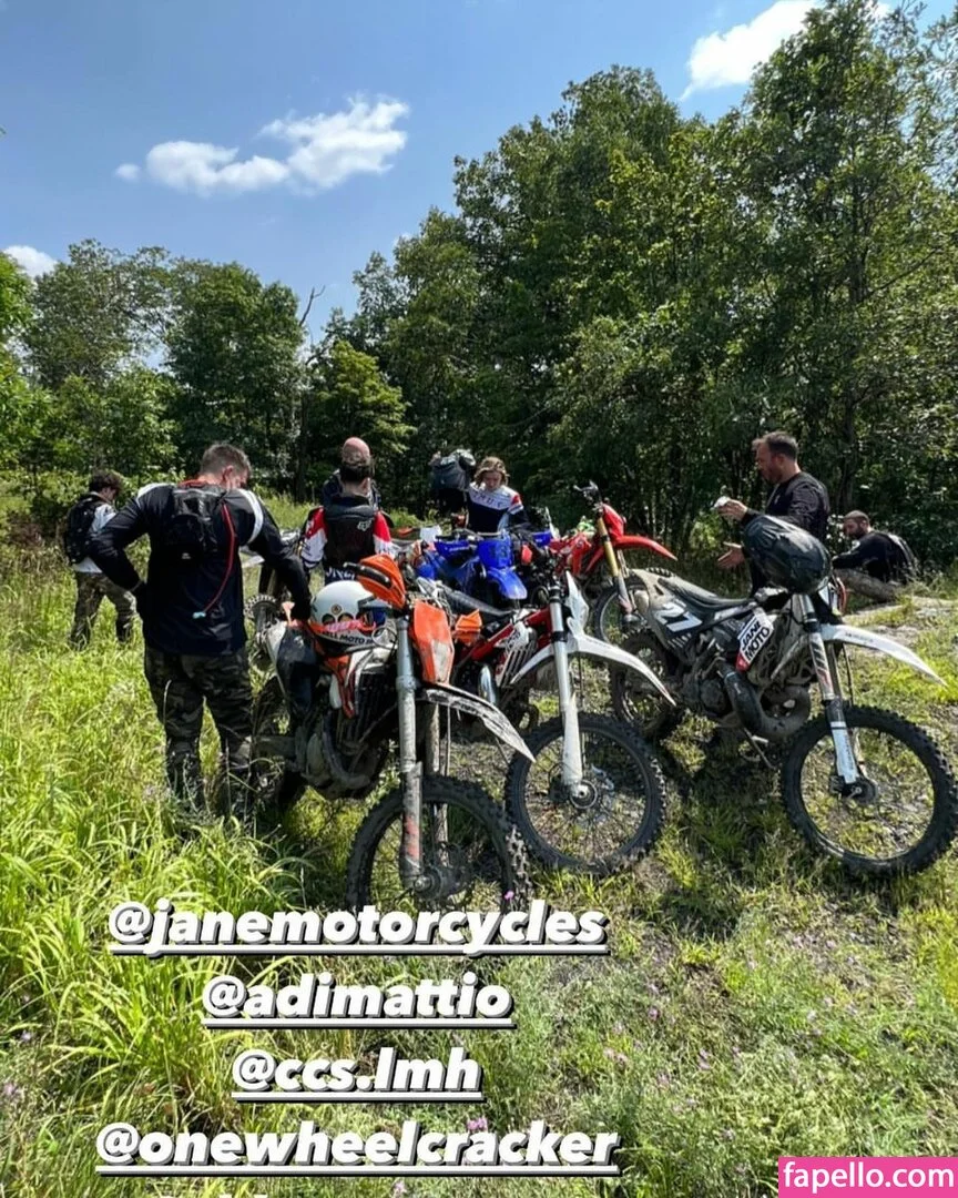 Chloë Grace Moretz / chloegmoretz / https: Onlyfans Photo Gallery 