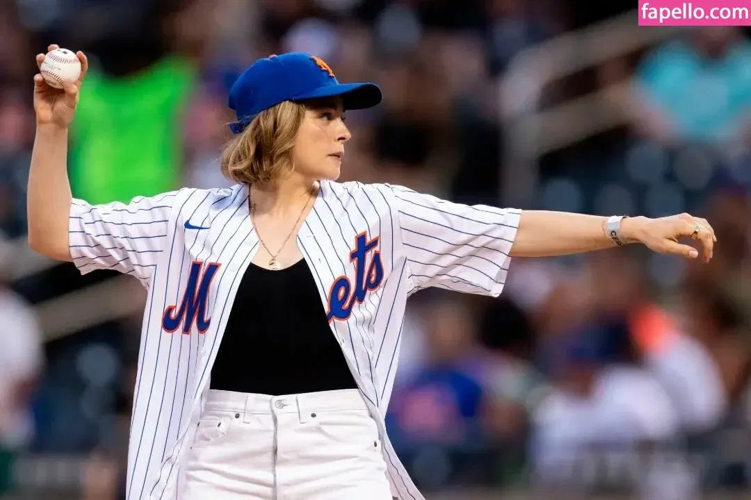 Chloë Grace Moretz / chloegmoretz / https: Onlyfans Photo Gallery 