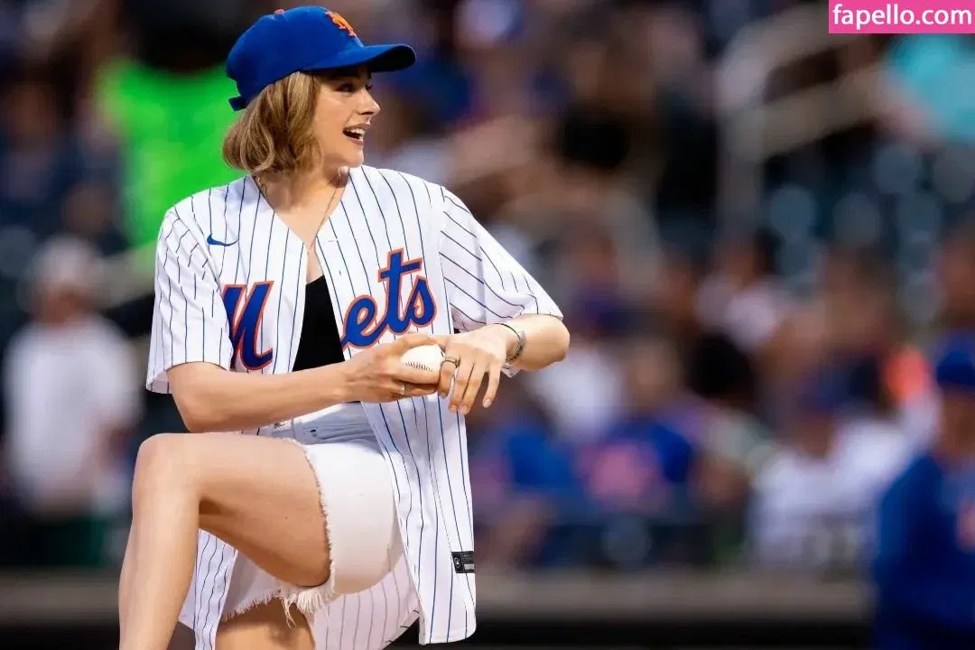 Chloë Grace Moretz / chloegmoretz / https: Onlyfans Photo Gallery 