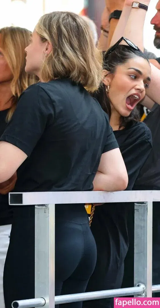 Chloë Grace Moretz / chloegmoretz / https: Onlyfans Photo Gallery 