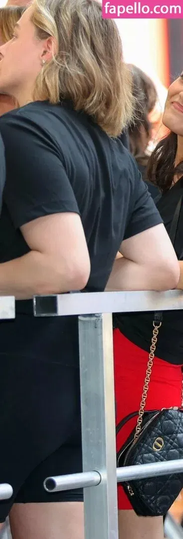 Chloë Grace Moretz / chloegmoretz / https: Onlyfans Photo Gallery 