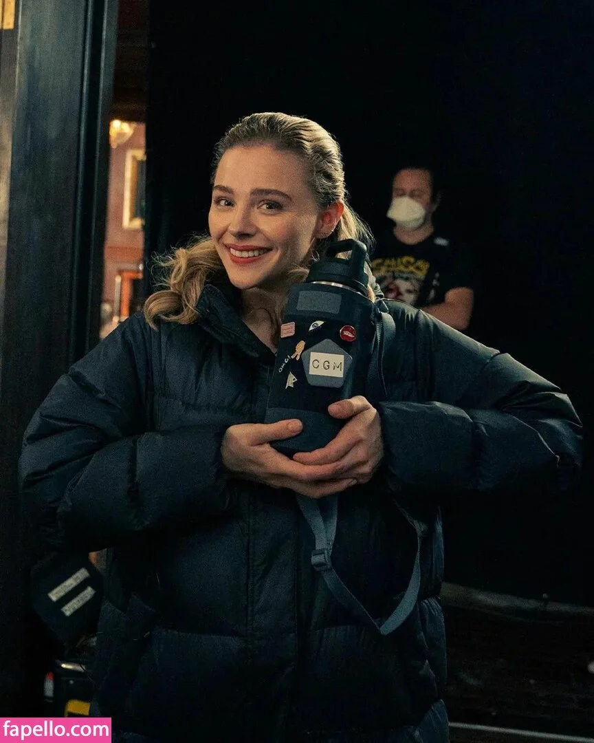 Chloë Grace Moretz / chloegmoretz / https: Onlyfans Photo Gallery 