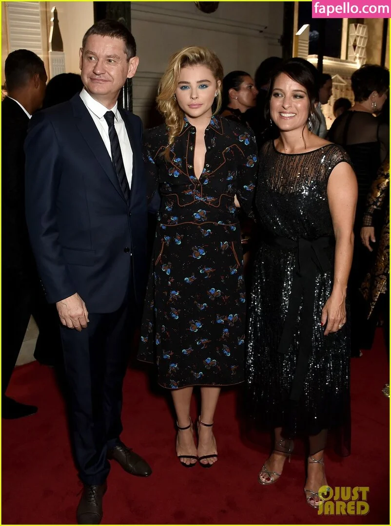 Chloë Grace Moretz / chloegmoretz / https: Onlyfans Photo Gallery 