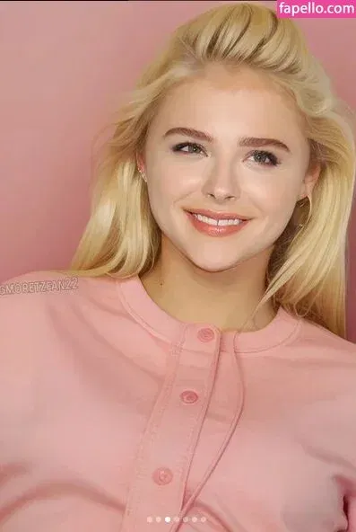 Chloë Grace Moretz / chloegmoretz / https: Onlyfans Photo Gallery 