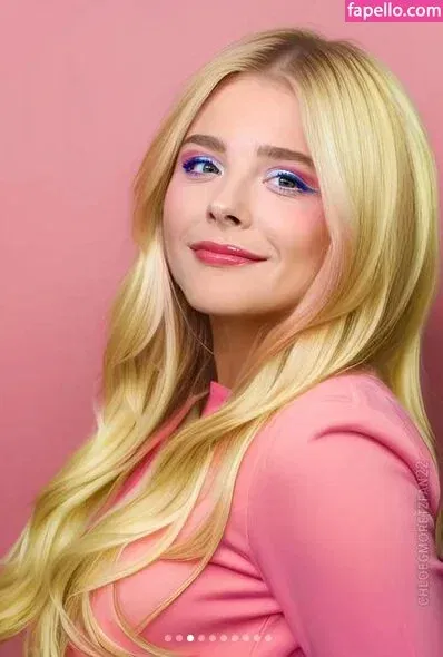 Chloë Grace Moretz / chloegmoretz / https: Onlyfans Photo Gallery 
