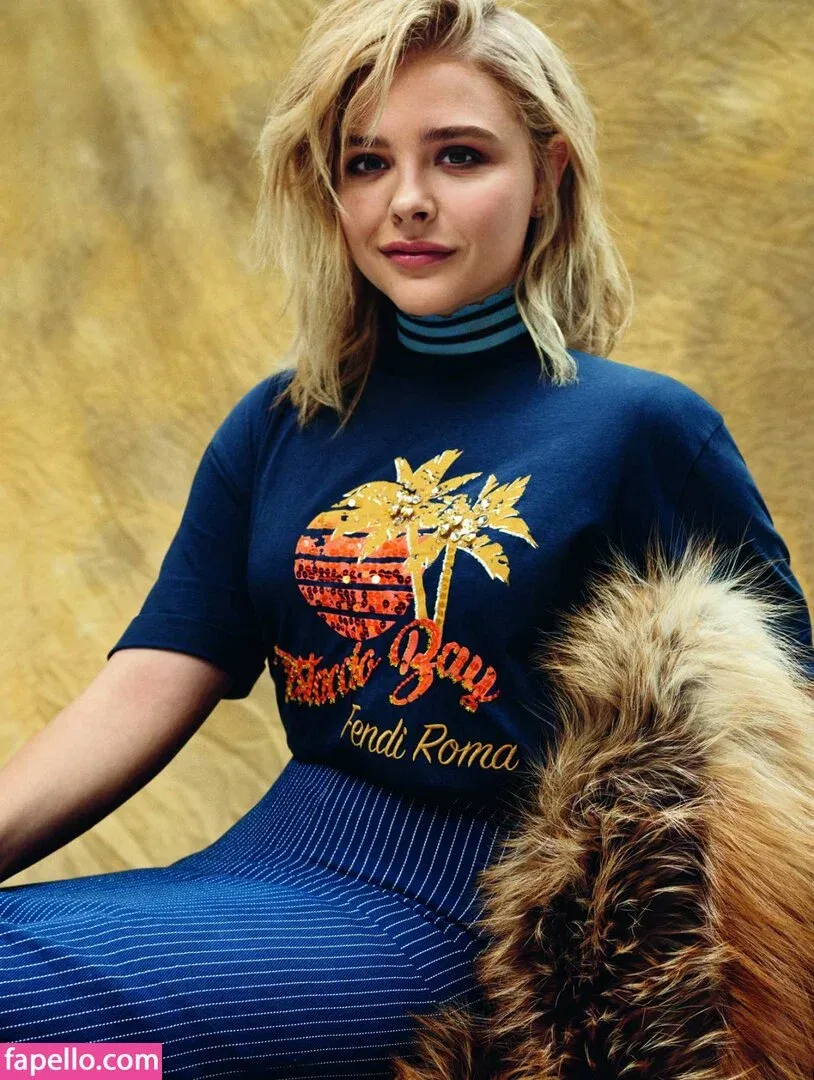 Chloë Grace Moretz / chloegmoretz / https: Onlyfans Photo Gallery 