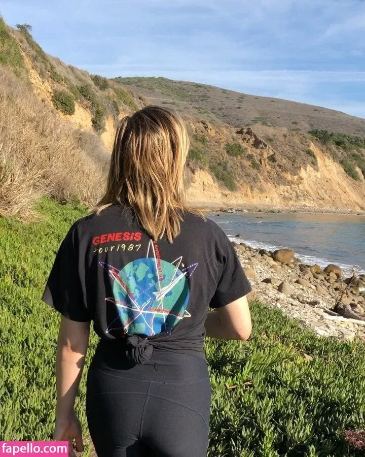 Chloë Grace Moretz / chloegmoretz / https: Onlyfans Photo Gallery 