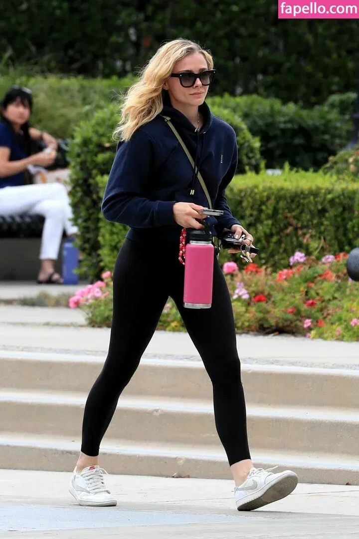 Chloë Grace Moretz / chloegmoretz / https: Onlyfans Photo Gallery 