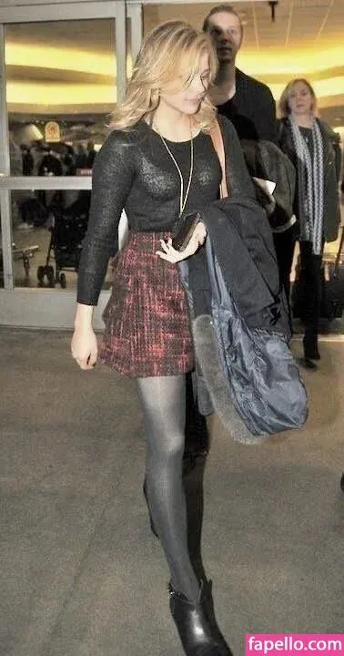 Chloë Grace Moretz / chloegmoretz / https: Onlyfans Photo Gallery 