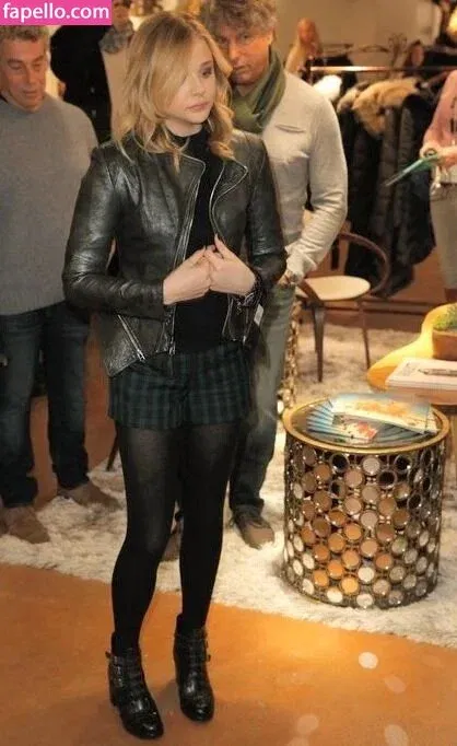 Chloë Grace Moretz / chloegmoretz / https: Onlyfans Photo Gallery 