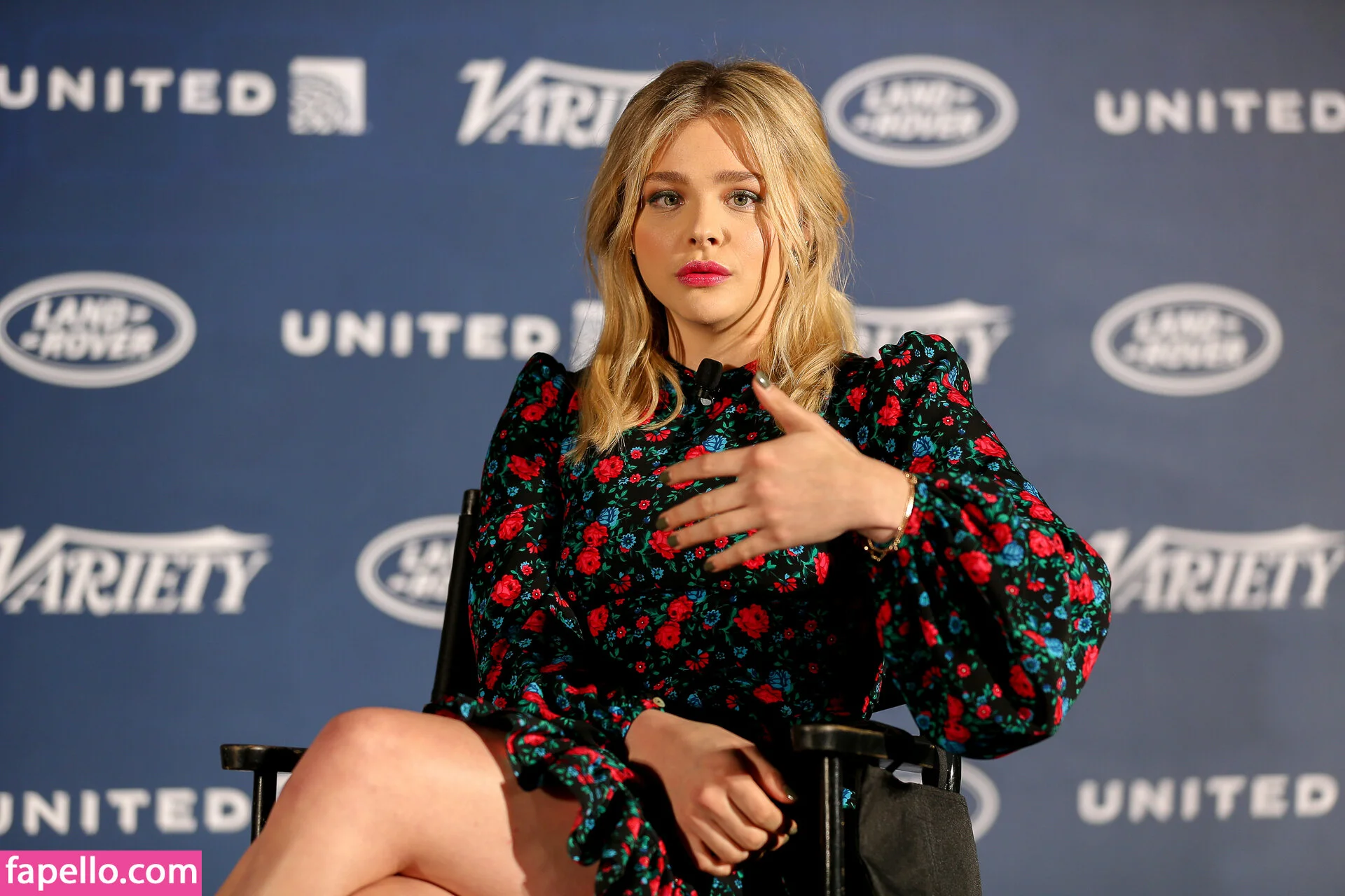 Chloë Grace Moretz / chloegmoretz / https: Onlyfans Photo Gallery 